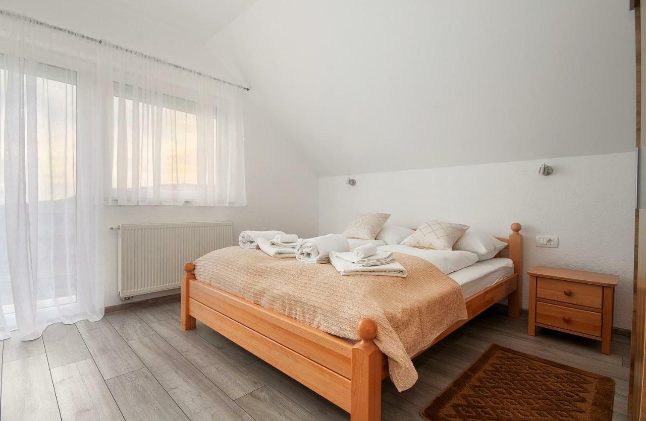Apartment Josipa Selište Drežničko Extérieur photo